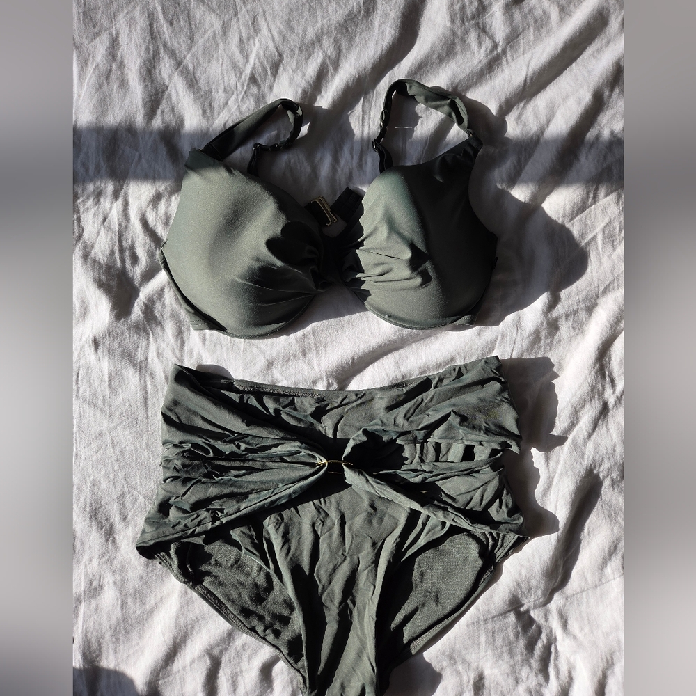 New/Neuf La Vie En Rose 2 piece Bathing Suit -Olive Green Color -Large / DD Med